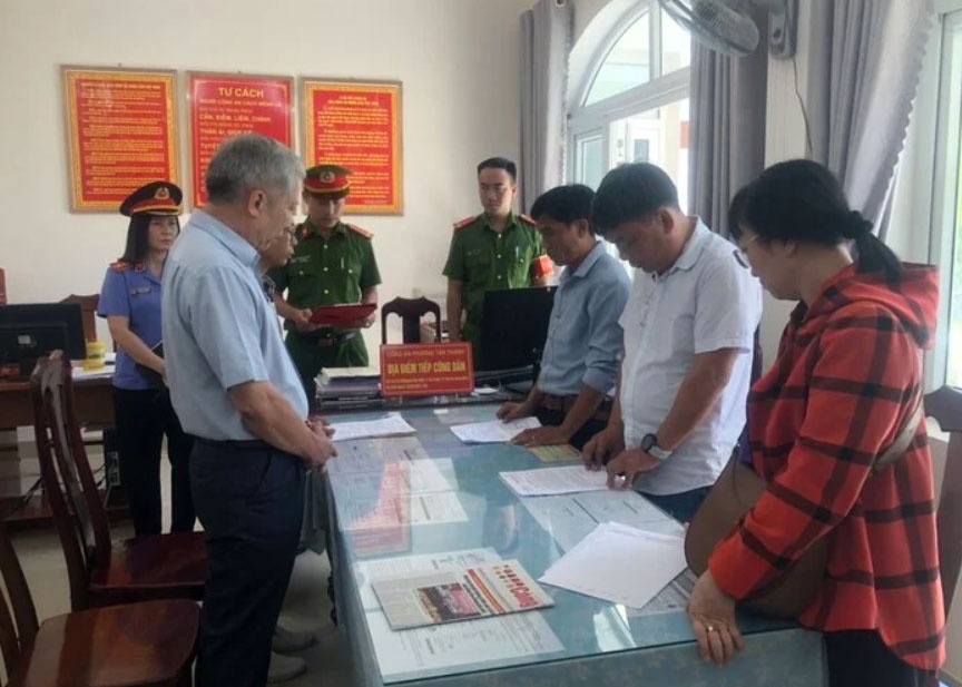 Nhan hoi lo, nguyen truong phong giao duc Hoi An bi khoi to hinh anh