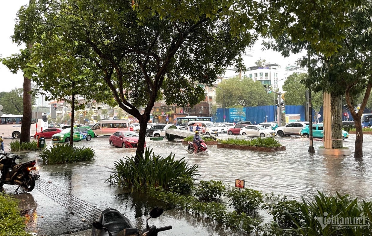 Thoi tiet 21/6: Tay Nguyen, Nam Bo co noi mua to tren 100 mm hinh anh