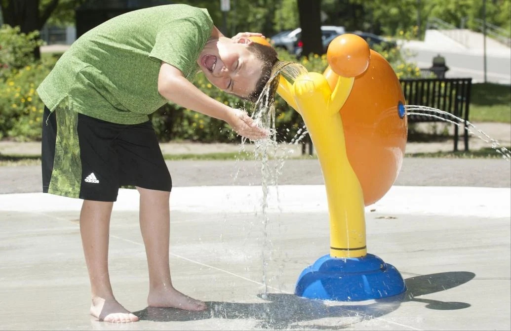 Canh bao nang nong cuc doan tai mien Trung va mien Dong Canada hinh anh