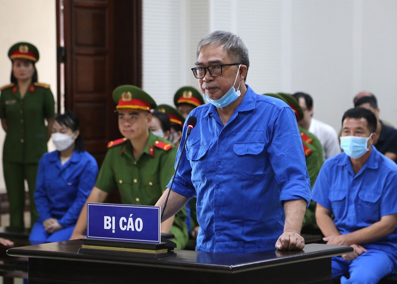 Cuu Giam doc Cong an TP Hai Phong Do Huu Ca bi tuyen phat 7 nam tu hinh anh