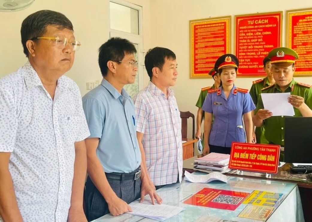 Lap ho so khong day lai xe, giam doc trung tam o Quang Nam bi khoi to hinh anh