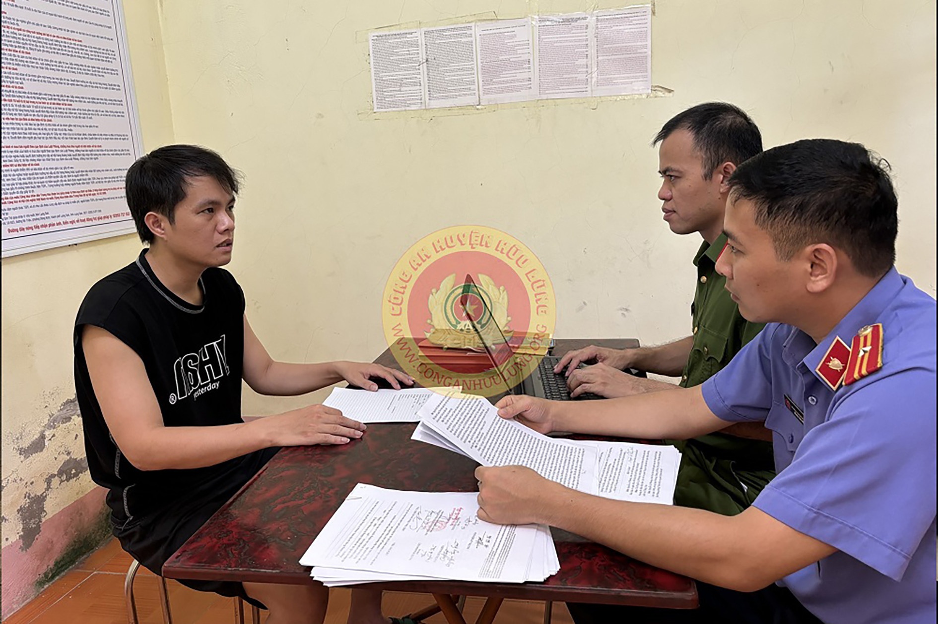 Trom 50 chi vang,  Den Bac Le anh 1