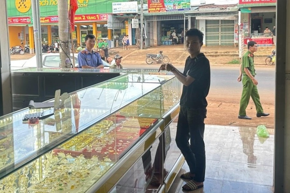 Cướp tiệm vàng,  Đắk Lắk ảnh 1 Cuop tiem vang,  Dak Lak anh 1