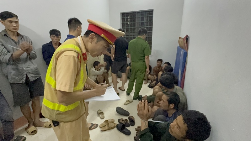 Ma tuy,  oto,  Lao Cai anh 2