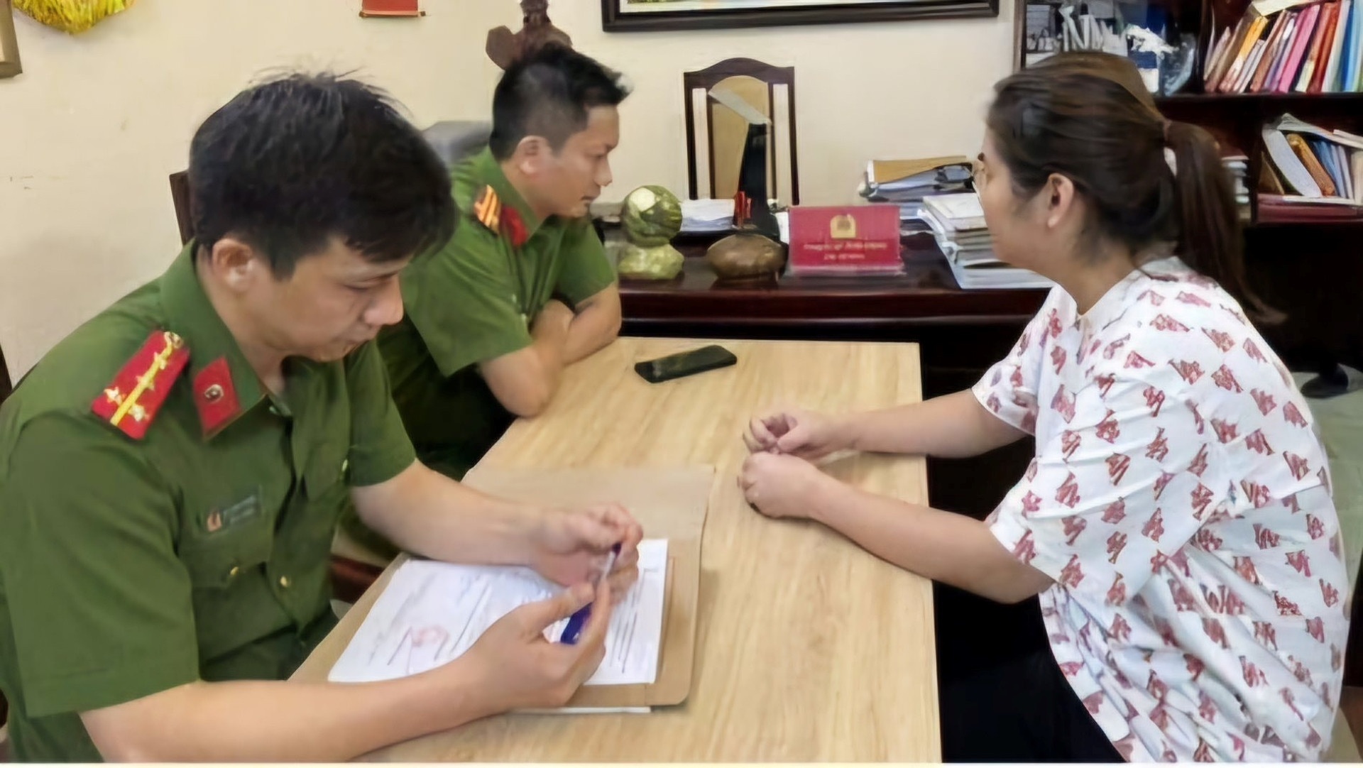 Nguoi phu nu o Thanh Hoa lua mua ban dat, chiem doat 74 ty dong hinh anh