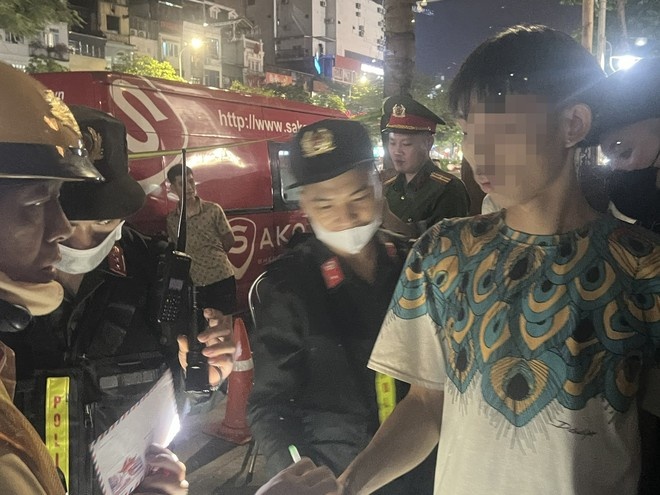 Luc luong 141 lien tiep bat giu cac doi tuong mang ma tuy 'dao pho' hinh anh