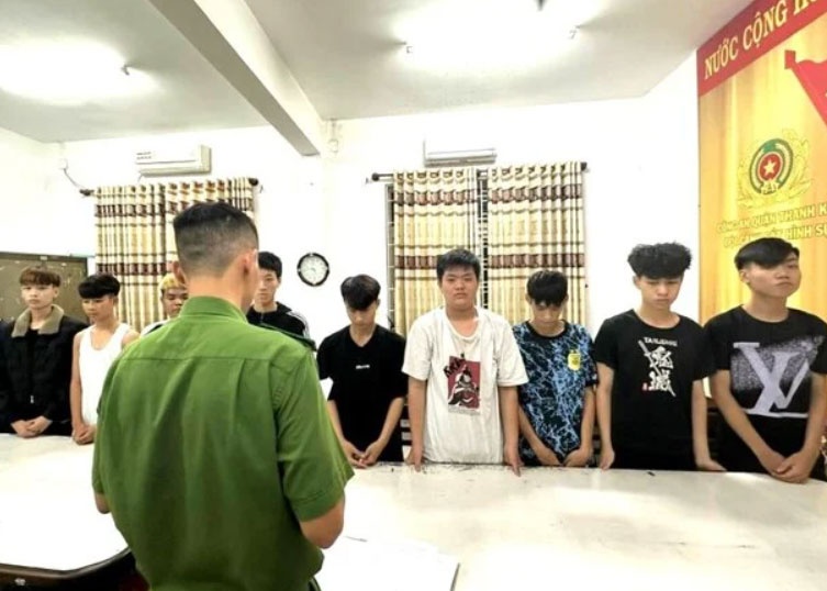 Hỗn chiến trong đêm,  Đà Nẵng ảnh 1 Hon chien trong dem,  Da Nang anh 1