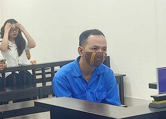 Giam doc lua ban dat 'ao' chiem doat nhieu ty dong hinh anh