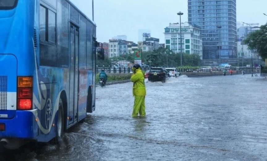 Ha Noi mua to sang dau tuan, nguy co cao xay ra loc set hinh anh
