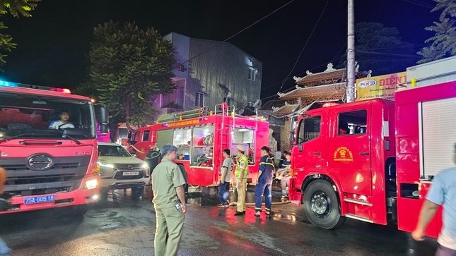 Chay chua o Hue anh 2