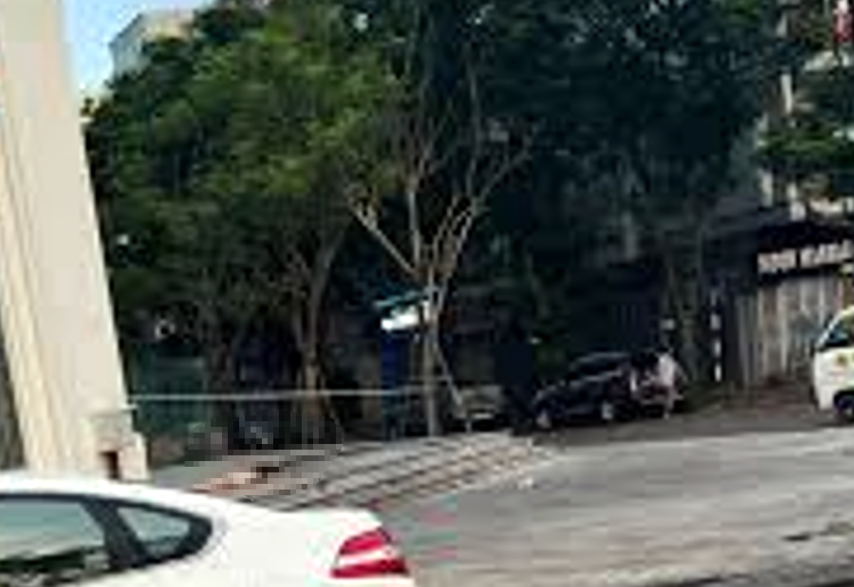 Co gai nuoc ngoai tu vong do roi tu tang 31 chung cu o Ha Noi hinh anh