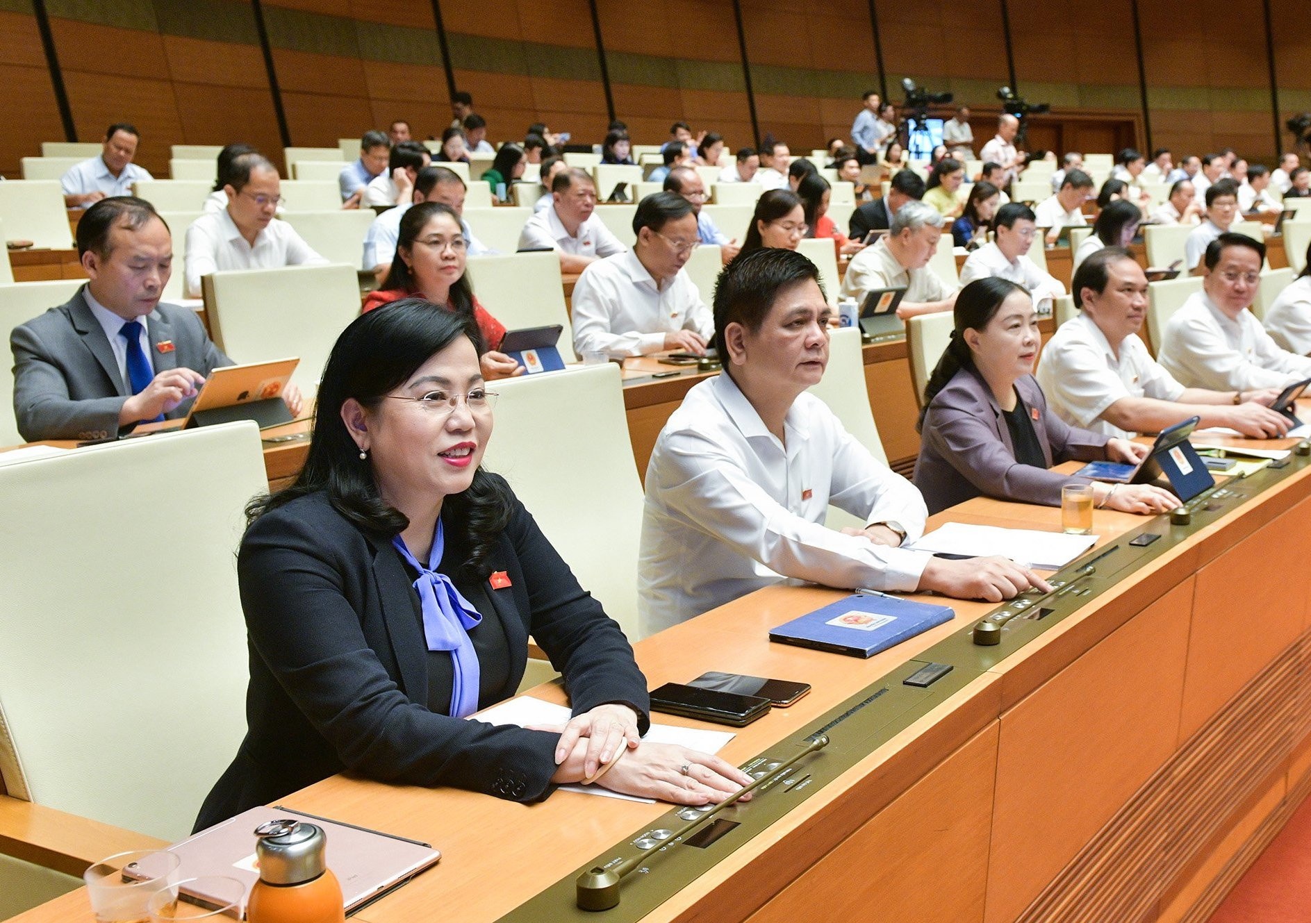 Ha Noi duoc cat dien, nuoc voi cong trinh sai phep, vi pham phong chay hinh anh