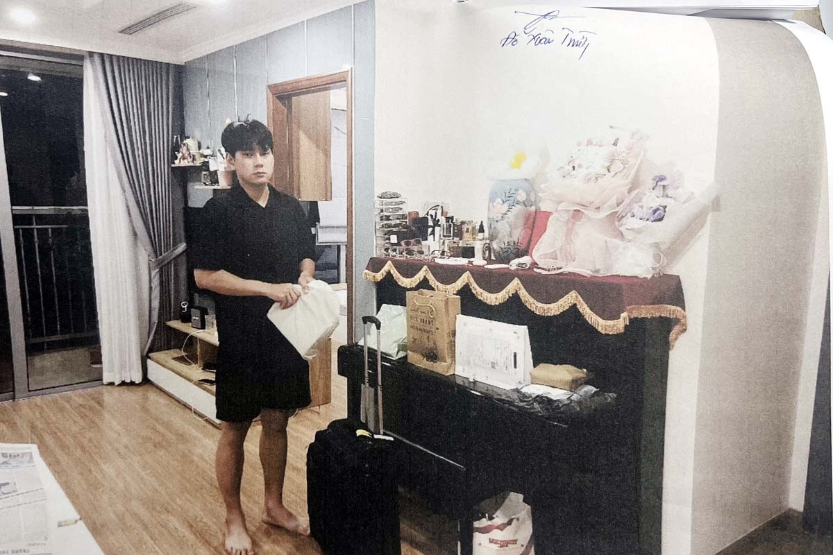 Bat nam tiep vien hang khong trom tui hon 600 trieu cua nguoi tinh hinh anh