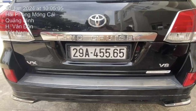 Xe Land Cruiser,  Biển số lật,  Vân Đồn,  Quảng Ninh ảnh 1 Xe Land Cruiser,  Bien so lat,  Van Don,  Quang Ninh anh 1