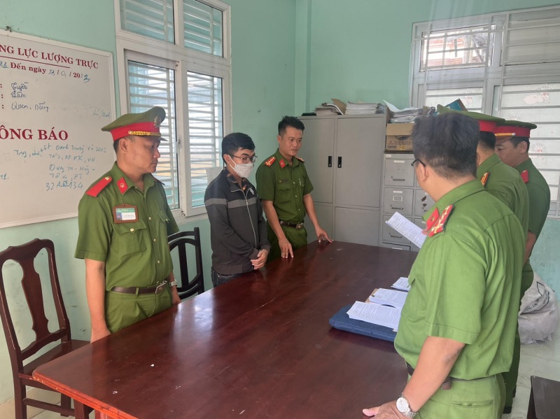 Lua huy dong von de dao han ngan hang roi bo tron hinh anh