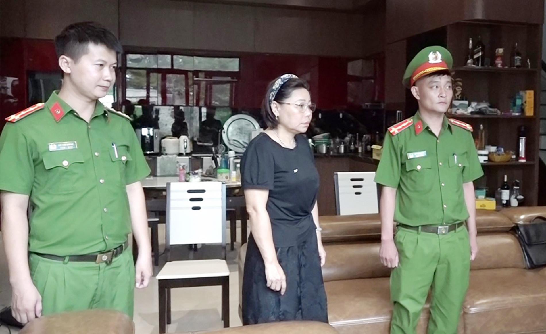 Bat nguyen giam doc trung tam dieu duong o Nghe An hinh anh