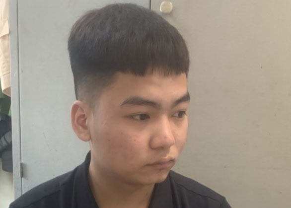 Tham gia hoi nhom mua, ban dien thoai iPhone de lua dao hinh anh