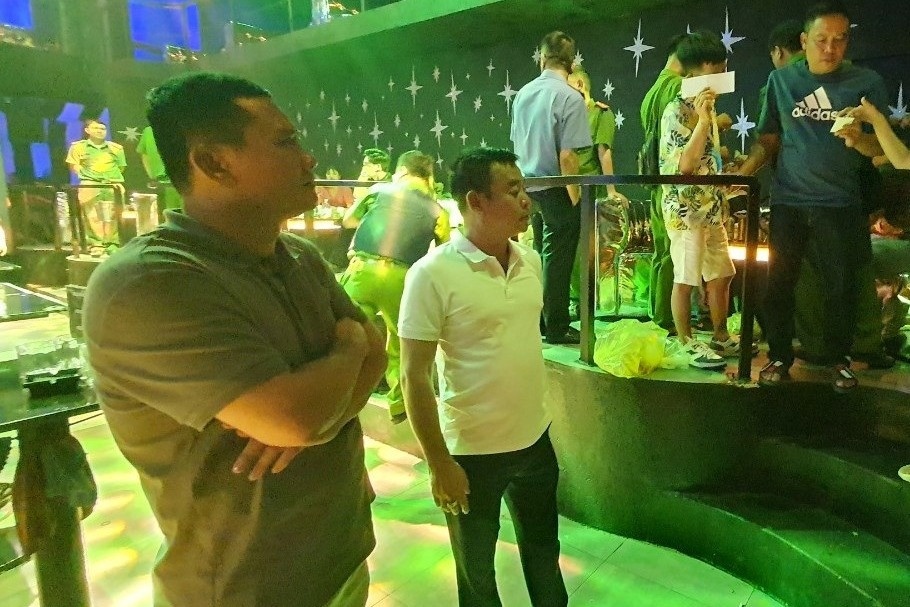 Quan bar Astro,  TP Buon Ma Thuot,  Dak Lak anh 1