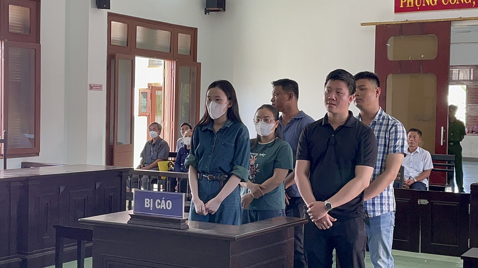 Chieu lua tren mang khien 282 luot khach mat tien tu the tin dung hinh anh