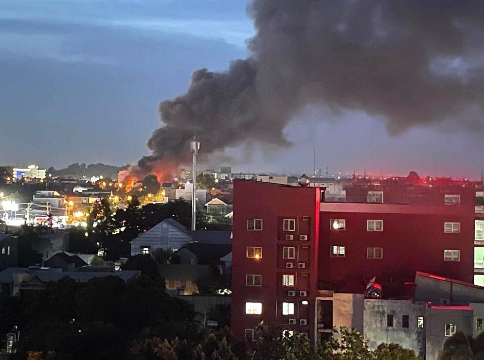 Lua du doi thieu rui co so giay dep hon 200 m2 o Binh Duong hinh anh