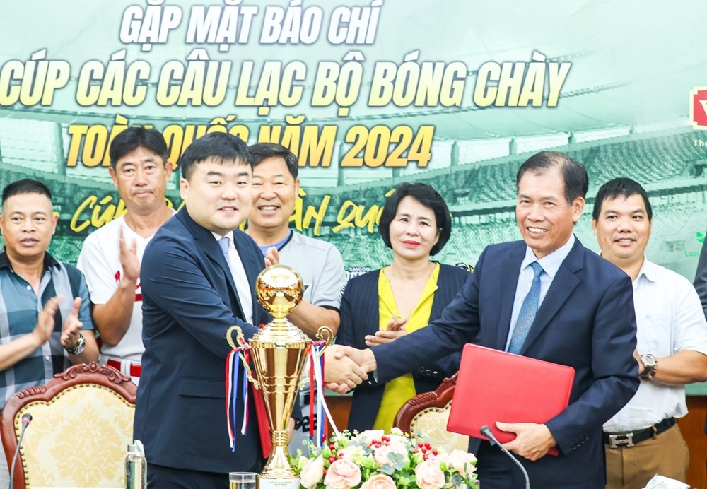 Cong bo Cup cac CLB Bong chay toan quoc hinh anh