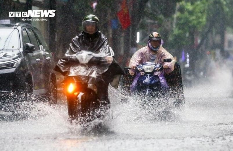 Mua lon TP.HCM anh 1