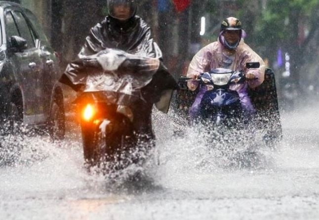 Canh bao mua lon dien rong o TP.HCM va Nam Bo, co noi tren 120 mm hinh anh