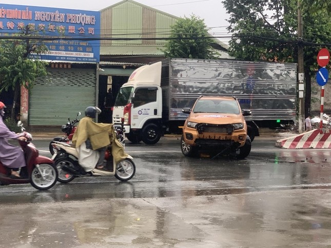 huc vao dau xe tai anh 2