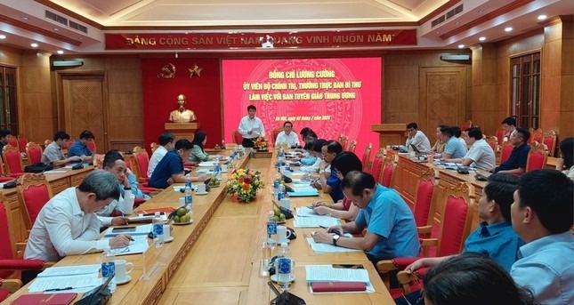 Thuong truc Ban Bi thu lam viec voi Ban Tuyen giao Trung uong hinh anh