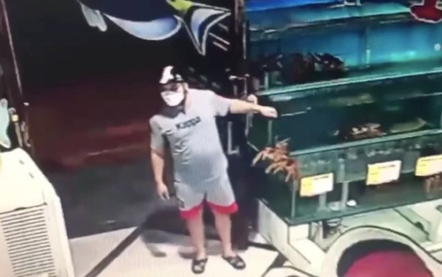 Sieu trom tom hum,  Ha Noi,  Sa luoi anh 1