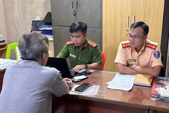 Tài xế,  Đấm gục phụ nữ,  TP.HCM ảnh 1 Tai xe,  Dam guc phu nu,  TP.HCM anh 1