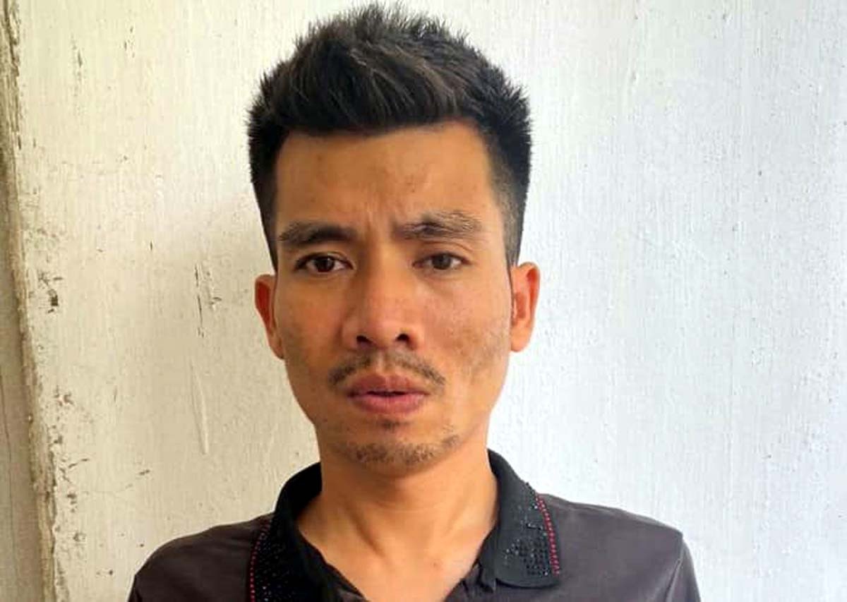 Bat tam giam doi tuong nem chat ban vao nha 'con no' hinh anh