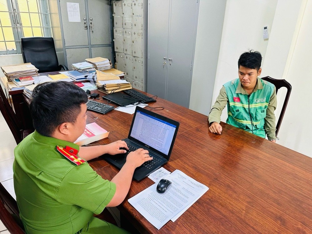 Tài xế xe ôm,  Grab,  Cướp giật ảnh 1 Tai xe xe om,  Grab,  Cuop giat anh 1