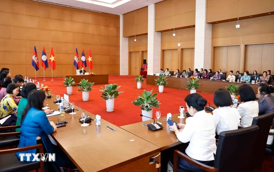 Chu tich Quoc hoi anh 2