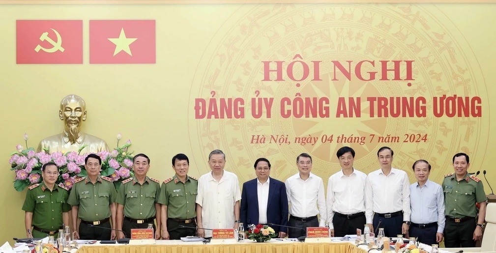 Chu tich nuoc va Thu tuong du Hoi nghi Dang uy Cong an Trung uong hinh anh