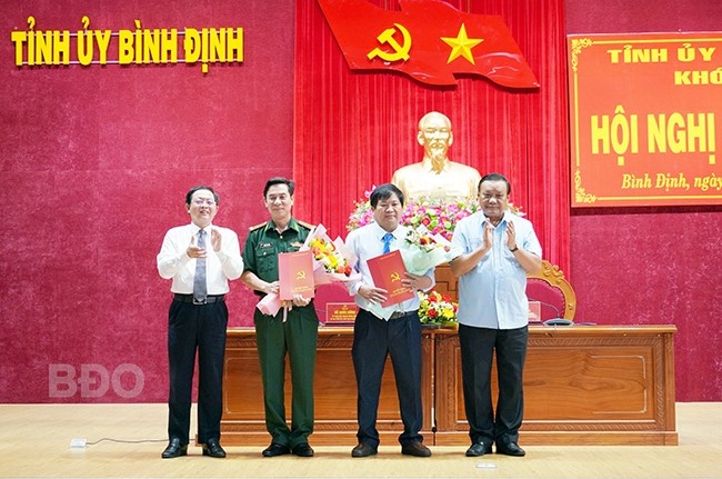 Ban Bi thu Trung uong Dang chi dinh, chuan y nhan su 3 tinh hinh anh