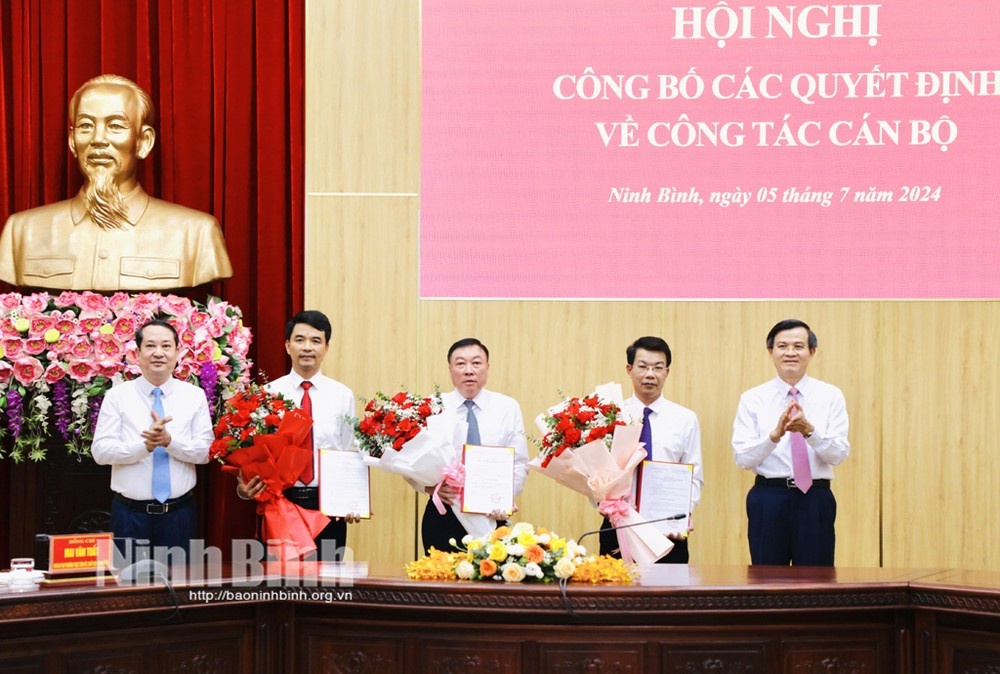 Dieu dong nhan su anh 1