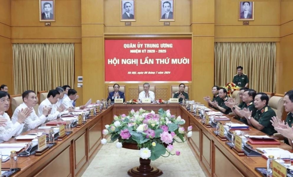 Chu tich nuoc va Thu tuong du Hoi nghi Quan uy Trung uong lan thu 10 hinh anh