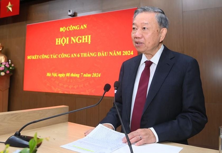 Chu tich nuoc trao Huan chuong tang Thu truong Bo Cong an hinh anh