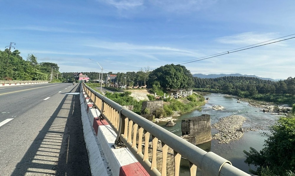 Danh tinh thi the nam gioi troi tren song Da Huoai hinh anh