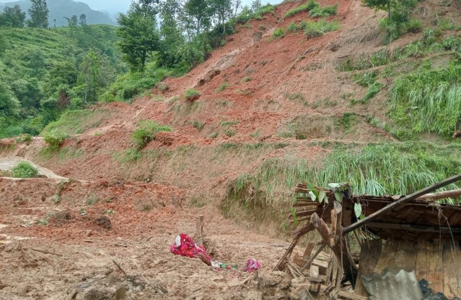 Mua lu gay sat lo nghiem trong o Ha Giang, mot chau be tu vong hinh anh