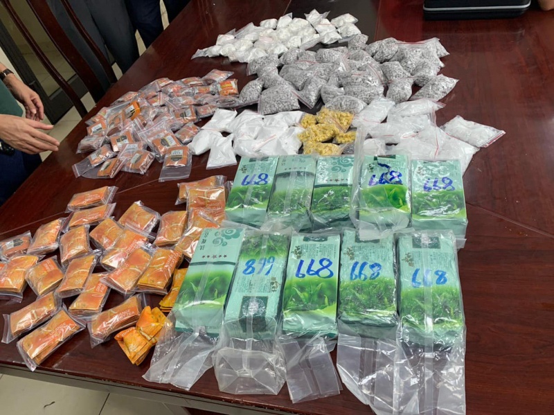 Nguy trang ma tuy,  Tui bot rau ma anh 2