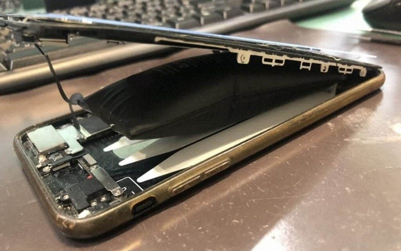 Canh bao dien thoai, may tinh 'soc nhiet' trong nang nong hinh anh