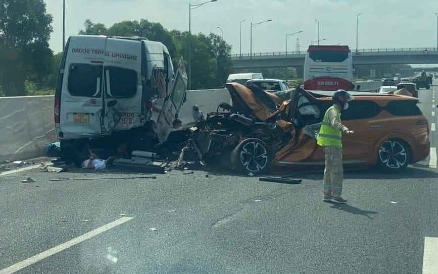 Nguyen nhan vu tai nan lien hoan tren cao toc Ha Noi - Hai Phong hinh anh