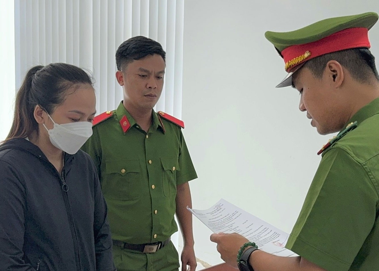 Go gac dau tu tien ao thua lo, ke toan truong tham o gan 18 ty dong hinh anh