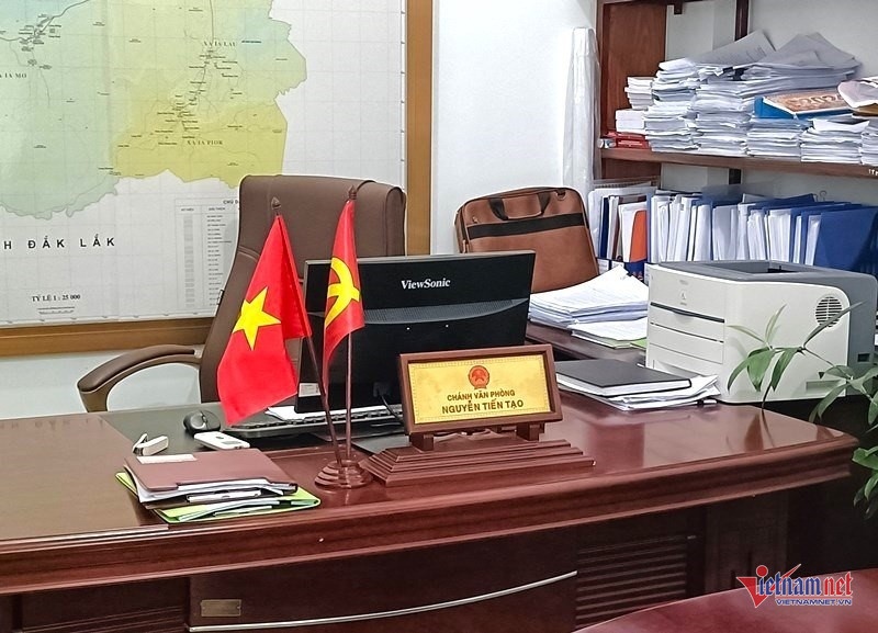 Chanh van phong,  Khoi to,  Nguyen Tien Tao anh 2