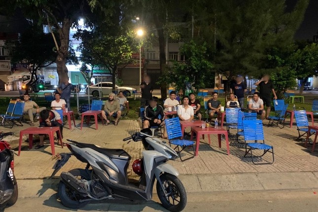 Ca do bong da,  Mua EURO,  TP.HCM anh 3