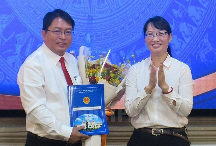 Dieu dong, bo nhiem nhan su chu chot o 4 tinh, thanh phia Nam hinh anh