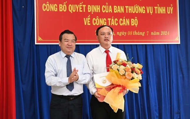 Dieu dong nhan su anh 2