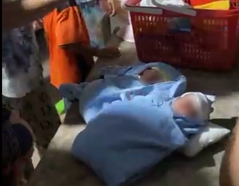 Hai be trai sinh doi bi bo roi trong dem o Binh Duong hinh anh